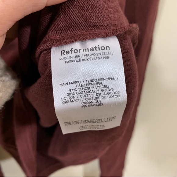 NWT Reformation
Elio Knit Top size small off the shoulder long sleeve women - Picture 7 of 9